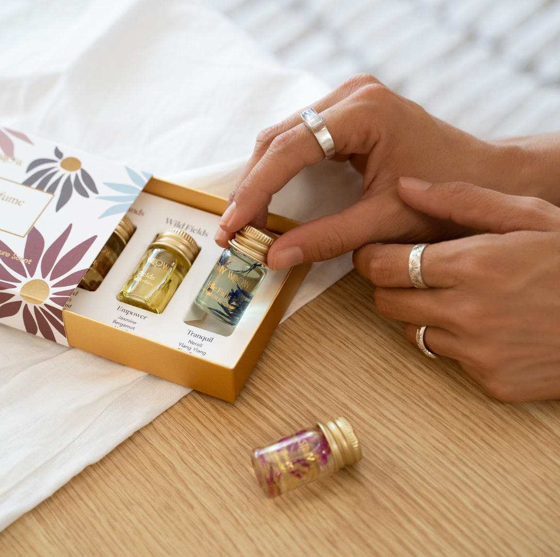 Stray Willow Perfume Discovery Set